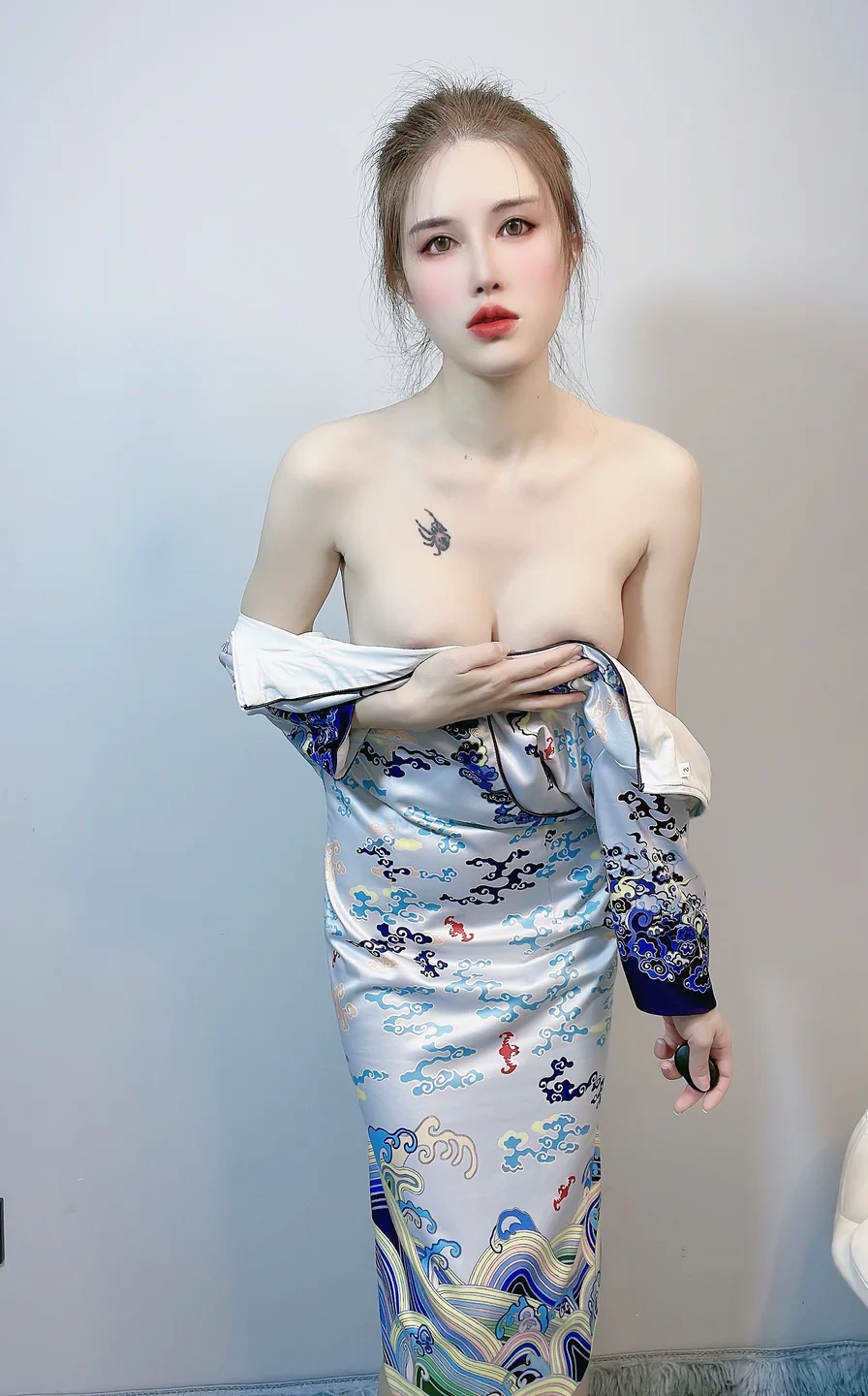 鹿八岁baby_No_089_海航中式旗袍空姐_28P,1V_1_35GB tg@simisebaisi 【丝足阁】020.webp